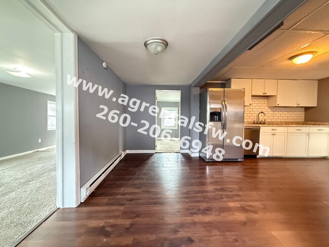 Building Photo - 3 Bedroom House - $300 off first month's rent