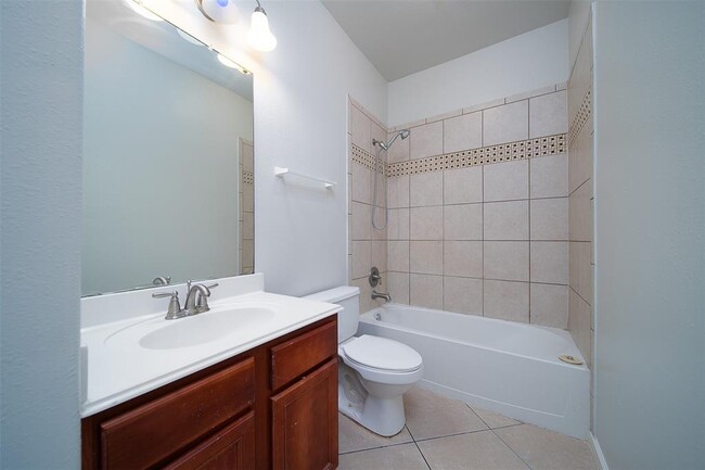 Building Photo - 13111 S Bellaire Estates Dr
