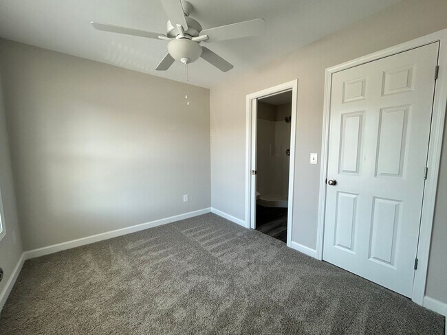 Building Photo - Three bedroom three bath available now!