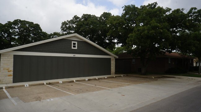 *Example photo of similar home/floor plan. - 401 Cooner St