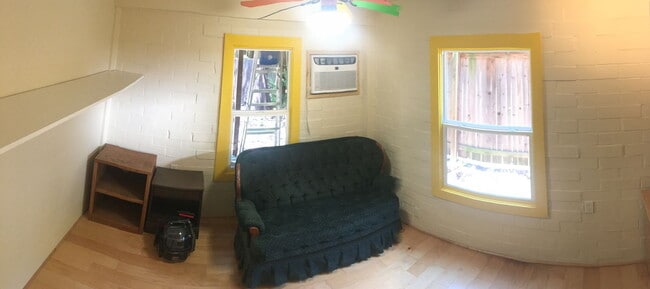 Building Photo - 2605 Oaklawn Ave