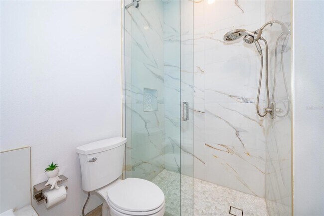 Building Photo - 1649 Lake Villa Dr