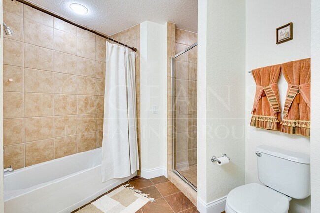 Building Photo - Furnished Waterfront 2 Bedroom Condo