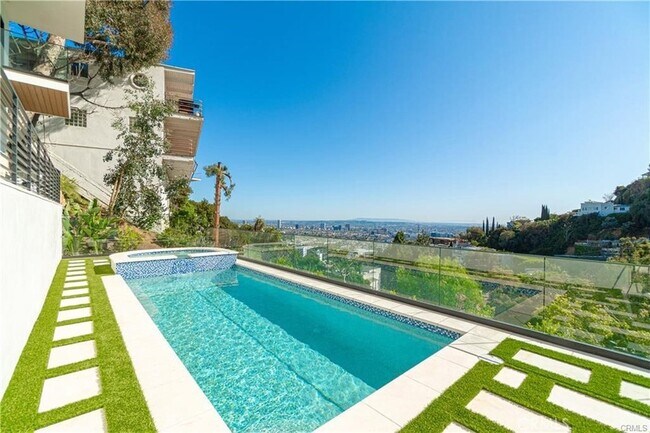 Building Photo - 8566 Hollywood Blvd