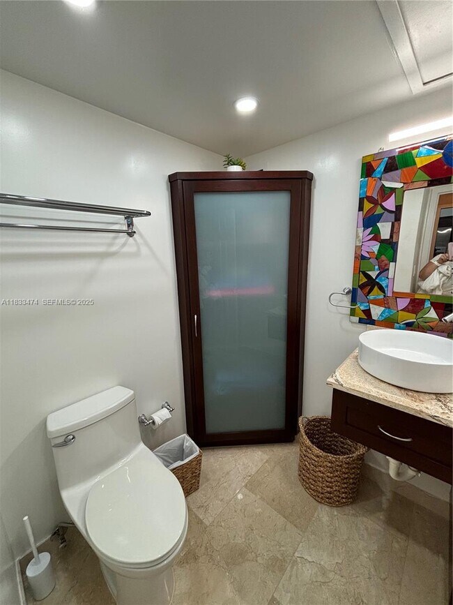 Building Photo - 3140 S Ocean Dr