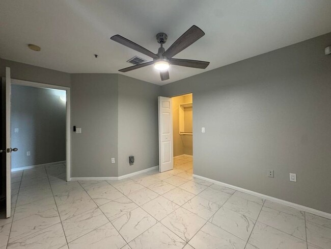 Building Photo - 3/2 Condo in Villaggio On The Lakes