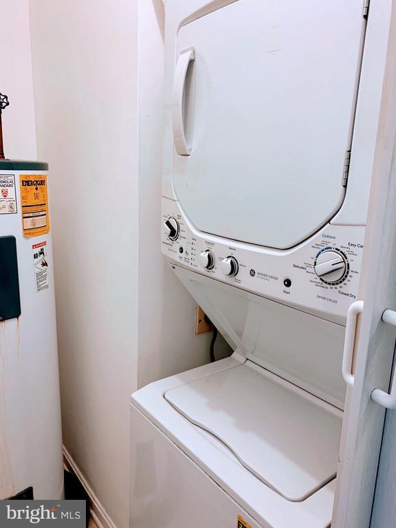 Building Photo - 102 Three Coin Way