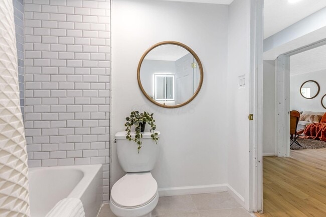 Building Photo - 3747 Christie Rd W