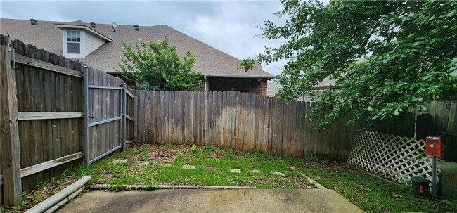Building Photo - 4307 Spring Hill Drive