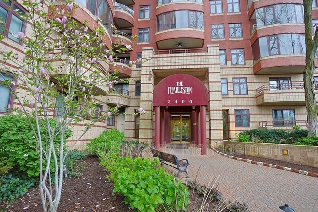 Building Photo - 2400 Clarendon Blvd