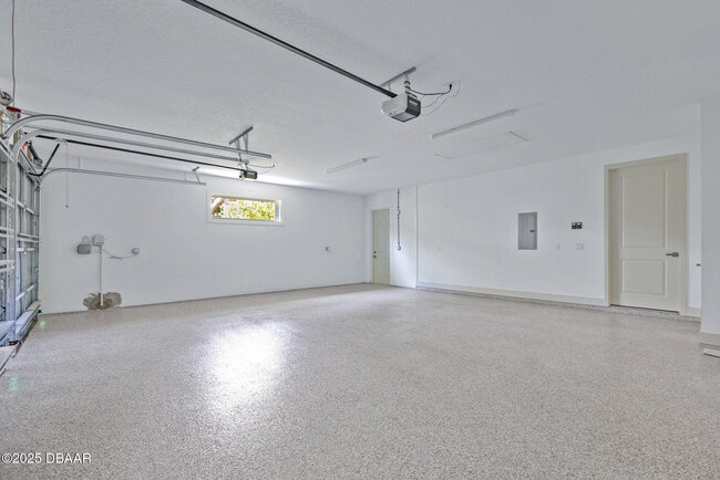 Building Photo - 2894 Hardy Ave