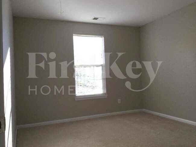 Building Photo - 126 Centerpoint Dr