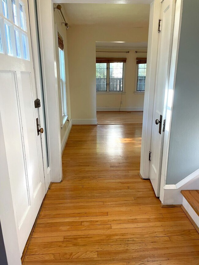 Building Photo - Spacious 3-Bedroom with Finished Basement | Flexible Move-in Date Available
