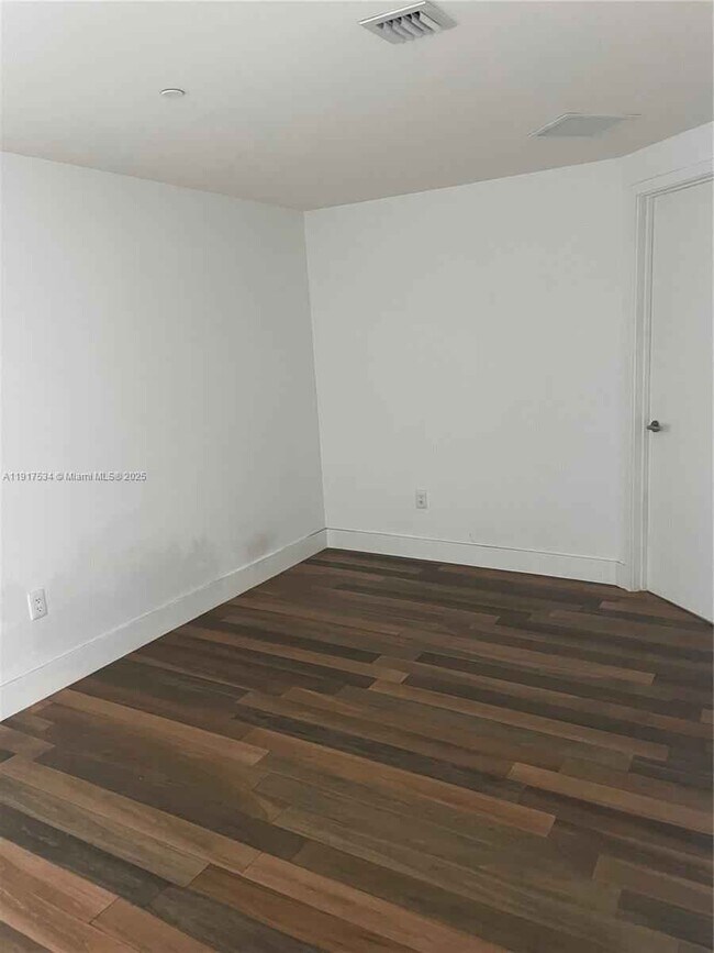 Building Photo - 1100 S Miami Ave