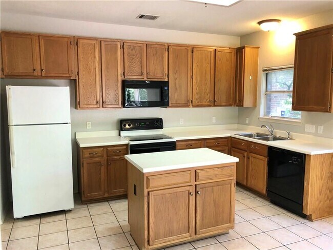 Building Photo - 13456 Athens Trail