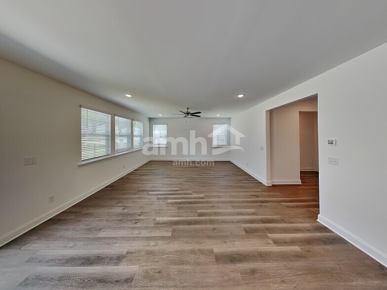 Building Photo - 11135 Callahorn Dr