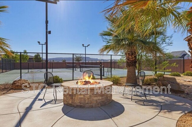 Building Photo - 2963 E Snowberry Dr