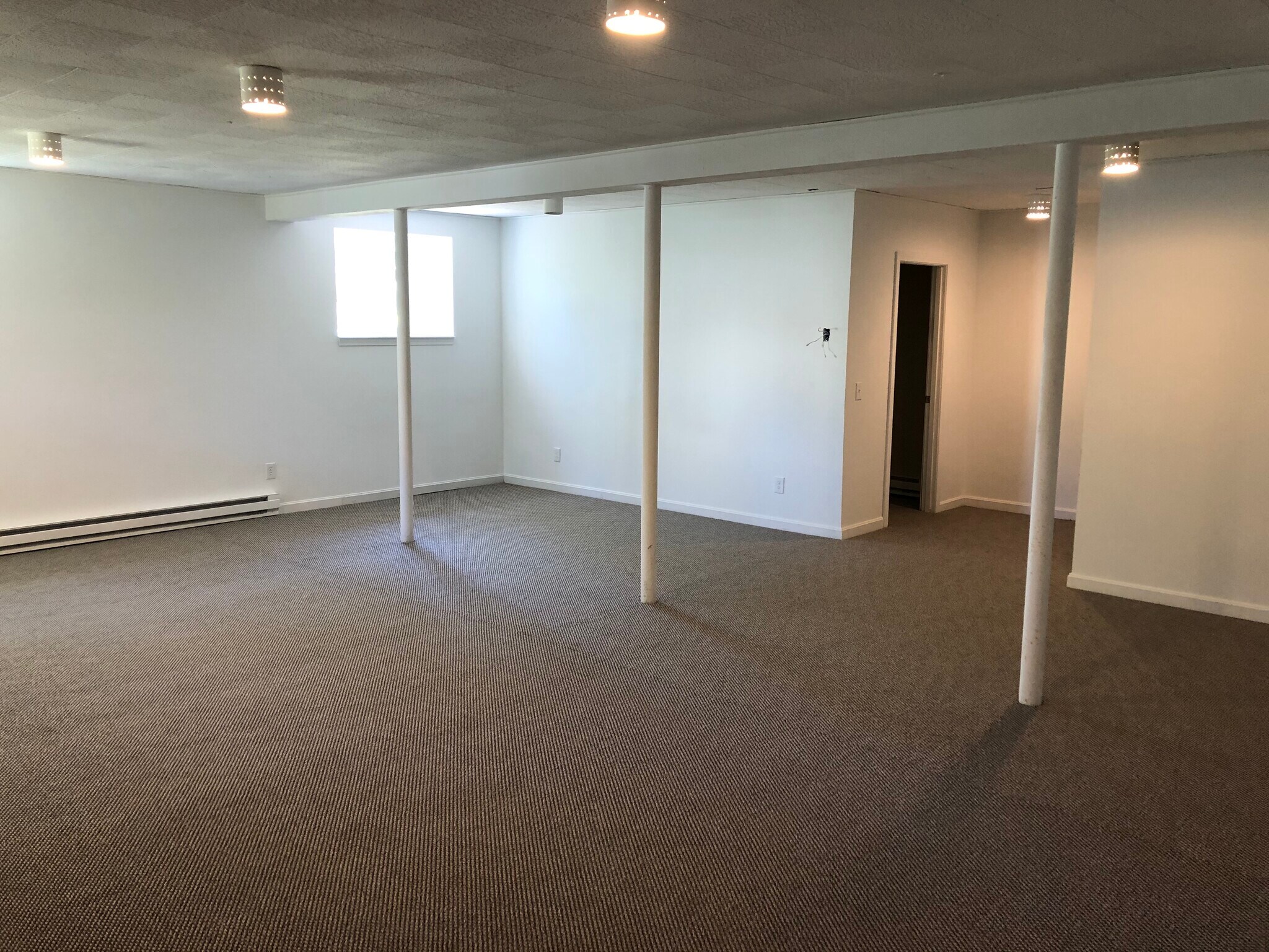 Building Photo - 8 Brookings Dr