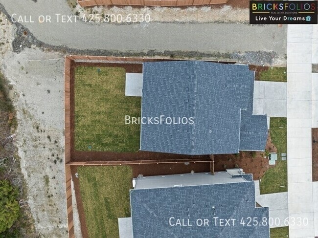 Building Photo - 1265 SW Pendleton Way