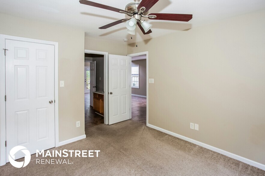 Building Photo - 8930 1st Run Ct