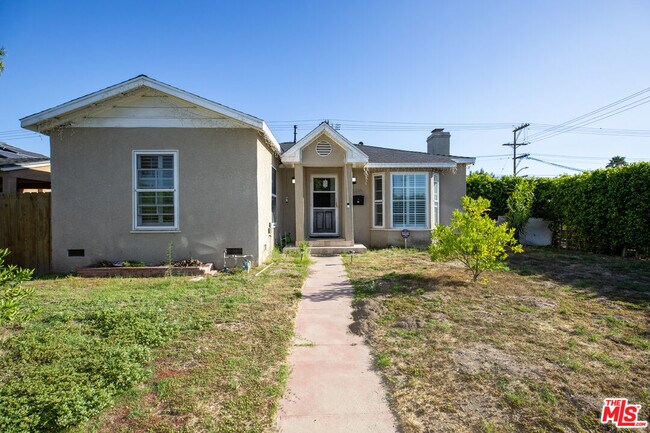 Building Photo - 4216 W Victory Blvd