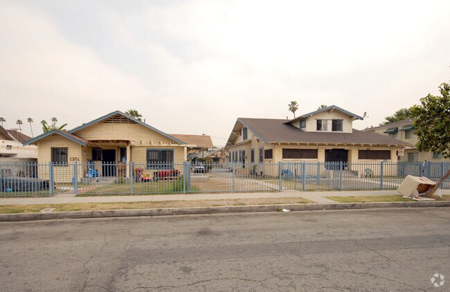 Primary Photo - 1081-1085 W 39th Pl