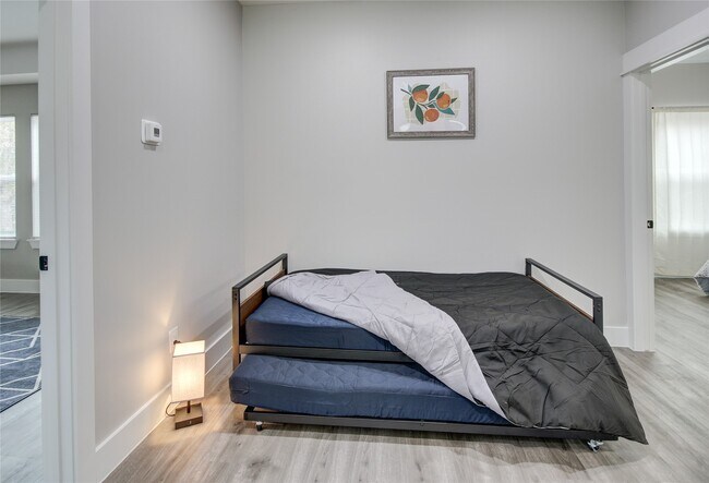 Building Photo - 9305 Tower St