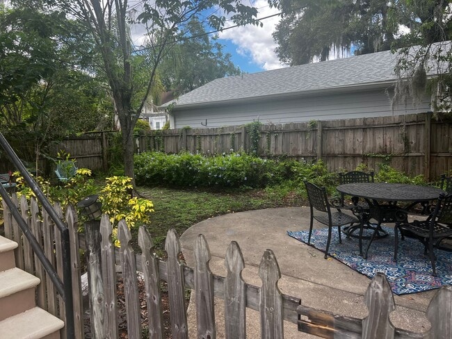 Building Photo - Delaney Park Apartment