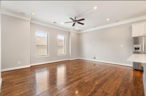 Building Photo - 805 W 23rd St