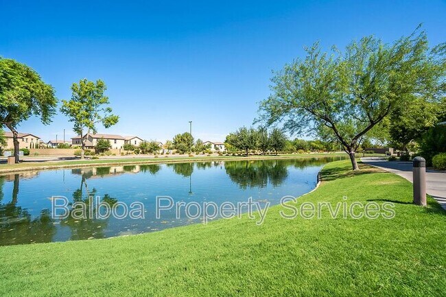 Building Photo - 4203 E Los Altos Rd