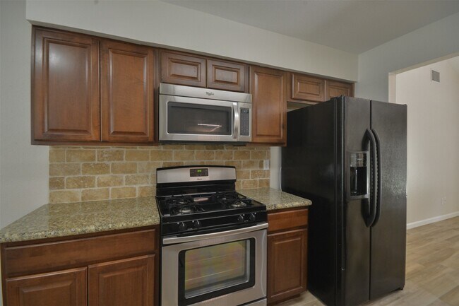 Building Photo - 2755 Foliage Green Dr