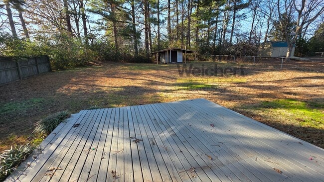 Building Photo - 3 bed, 2 bath in Center Hill