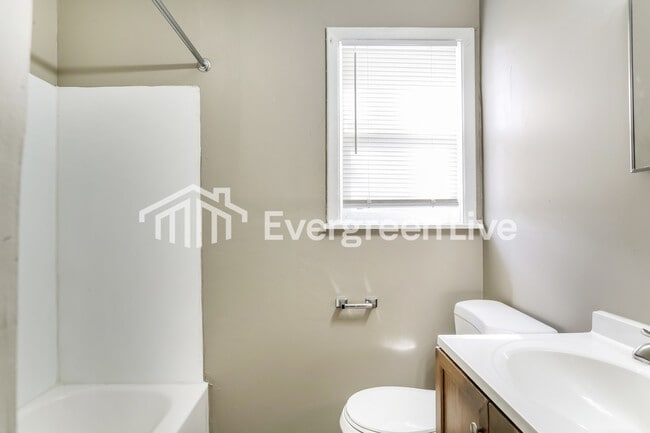 Building Photo - 1665 Shady Lane Rd