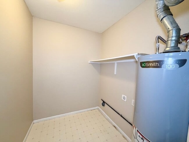 Building Photo - Westbury Farms 1-Bedroom