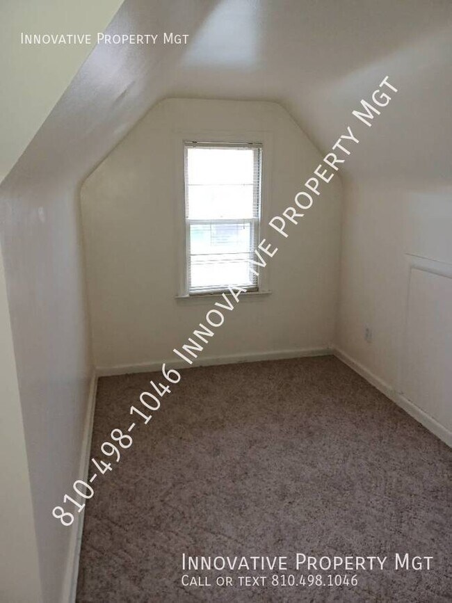 Building Photo - 2413 Mountain Ave