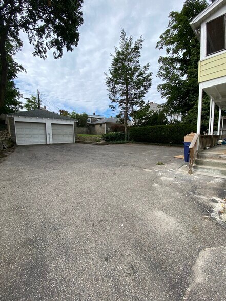 Building Photo - 7 Elmira St