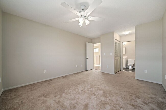 Building Photo - 51 Cottonwood Dr