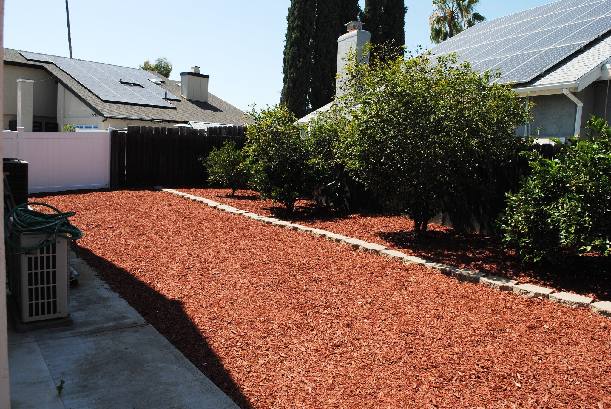 Side Yard - 5475 Mantua Ct