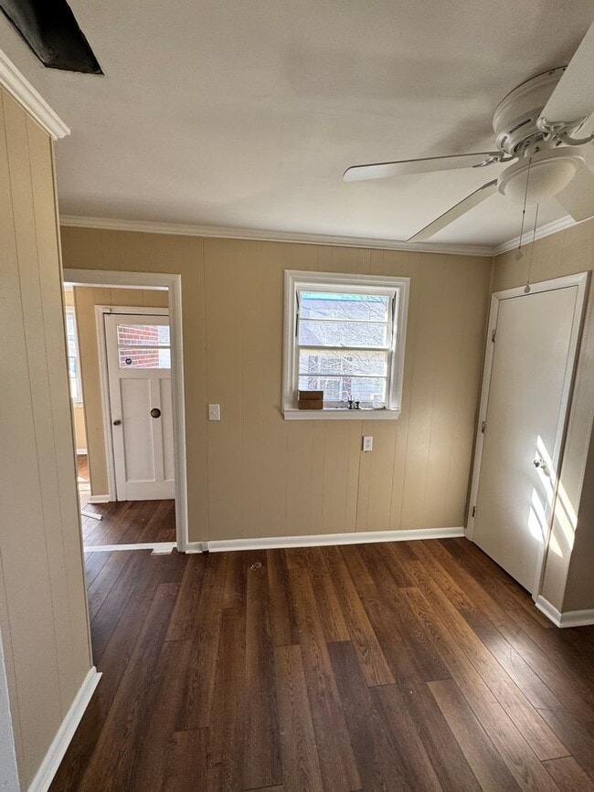 Building Photo - 4 Bed 2 Bath Brick House