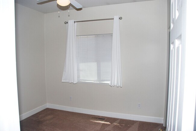 Building Photo - Newly Updated Single Story 4 BR + Office, 2.5 Bath and 3 Car