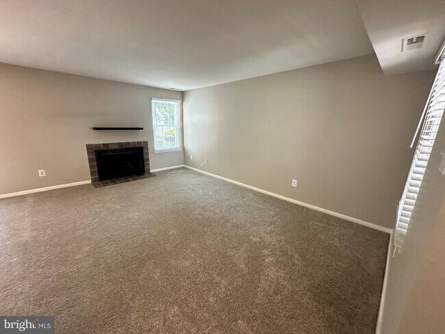 Building Photo - 1653A Trellis Cir