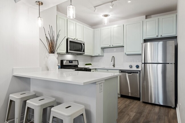 Building Photo - 200 N Jefferson St