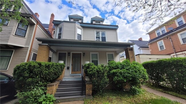 Primary Photo - 558 Breckenridge St