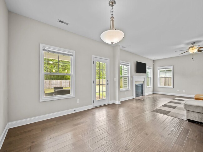 Building Photo - 220 Salty Dog Ln