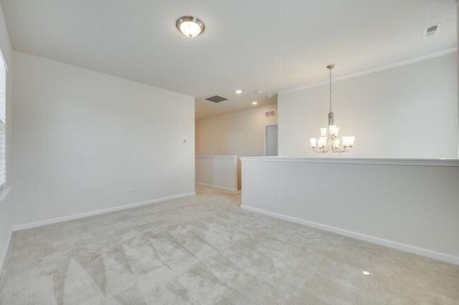 Building Photo - Beautiful 4-bed, 3.5 bath with Primary on the main level in Cameron Creek of Fabulous Fort Mill!