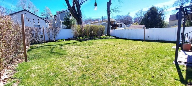 Building Photo - 112 Cabot Ave