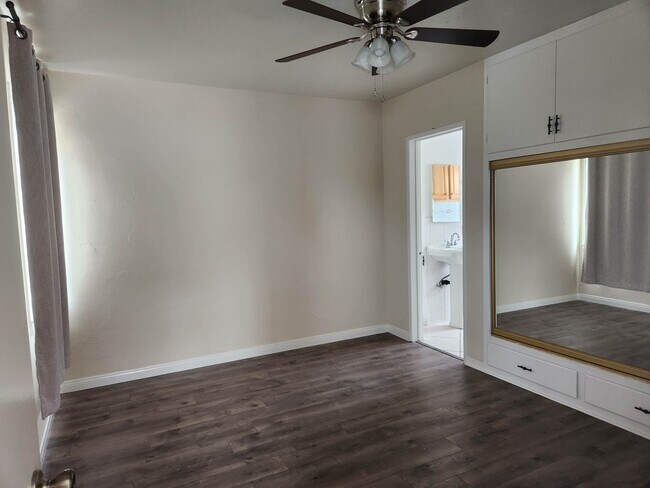 Building Photo - 330 Avenida Cabrillo