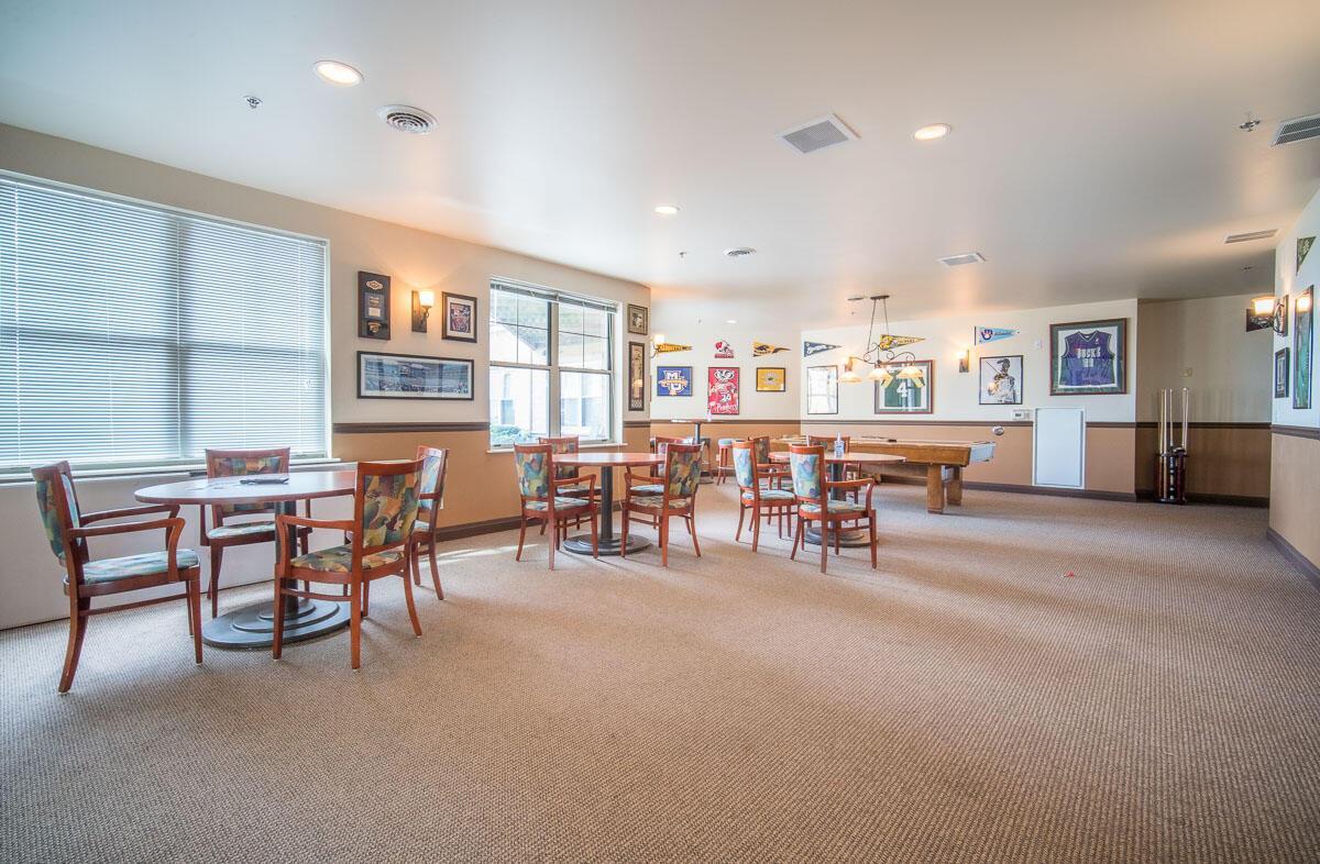 Building Photo - 4110 S Lake Dr