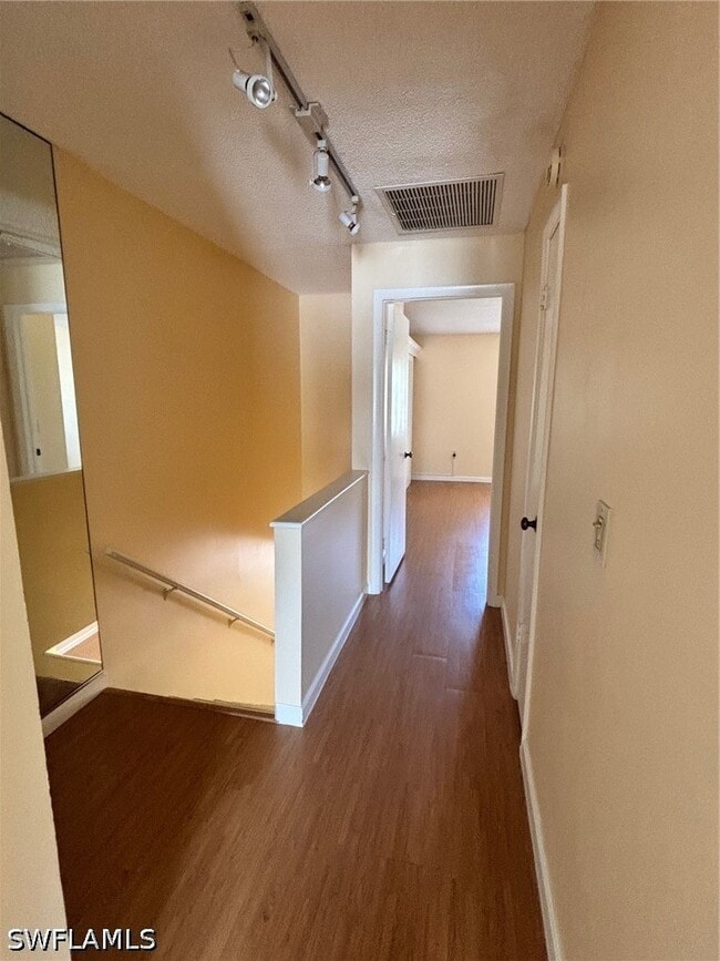 Building Photo - 296 4th Ave S