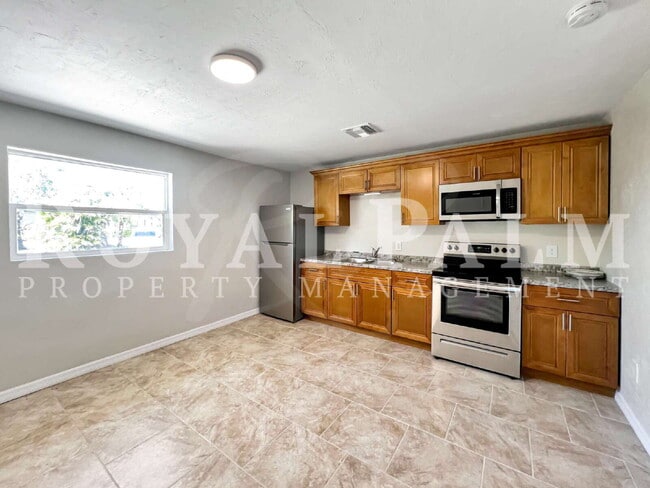 Building Photo - Coastal Comfort Meets Everyday Living — 1BR Home in Bokeelia with 1 Month Free! Apply by Jan. 15th.